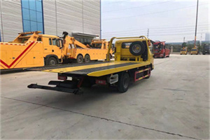 嘉鱼非事故拖车