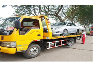 嘉鱼附近24小时汽车拖车服务热线