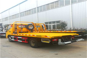 嘉鱼附近拖车救援搭电