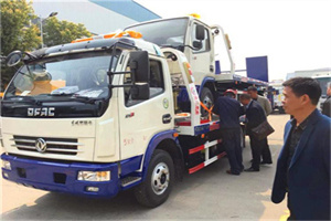 嘉鱼汽车道路救援拖车价格